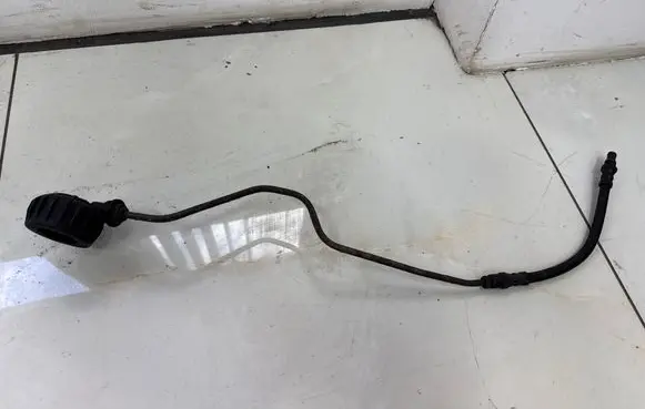 Volkswagen PASSAT B6 Clutch pipe/line 