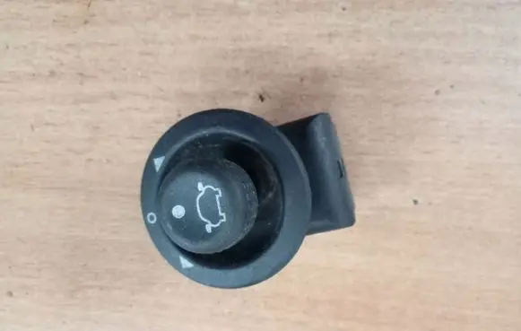 Ford Fiesta Wing mirror switch 93BG17B676BB