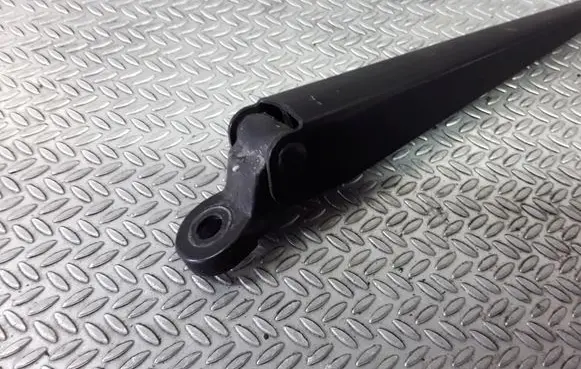 Mitsubishi Carisma Rear wiper blade arm
