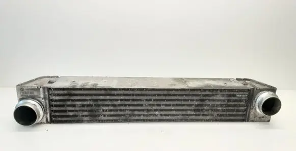 BMW 5 E60 E61 Intercooler radiator 17517795823 1751779582301 F6438000