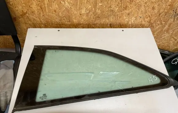Audi A5 8T 8F Rear side window