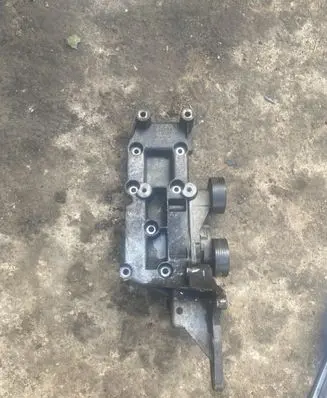 Volvo S60 Generator/alternator bracket 