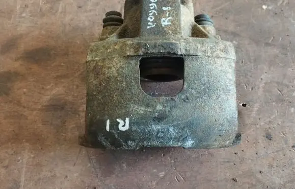Chrysler Voyager Front brake caliper
