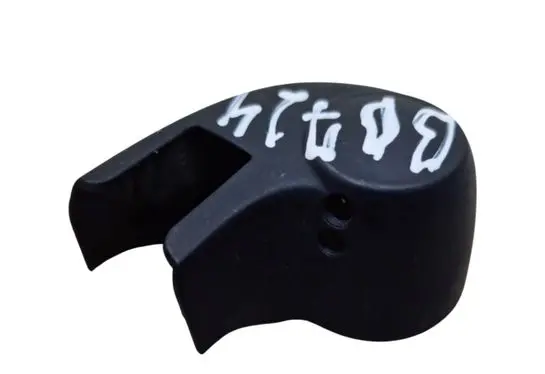 Rear wiper blade arm