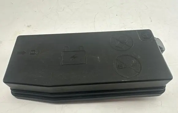 Chevrolet Captiva Fuse box cover