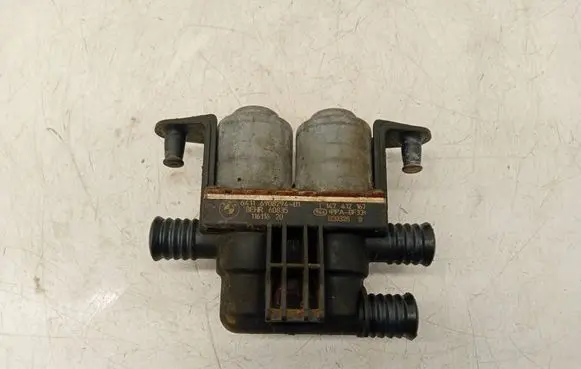 BMW 7 E65 E66 Coolant heater control valve 6908294 1147412167