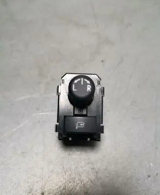 Subaru Outback (BS) Wing mirror switch 83061FJ000
