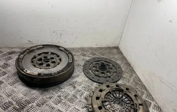 BMW 3 E90 E91 Clutch set kit 7594444 7594442