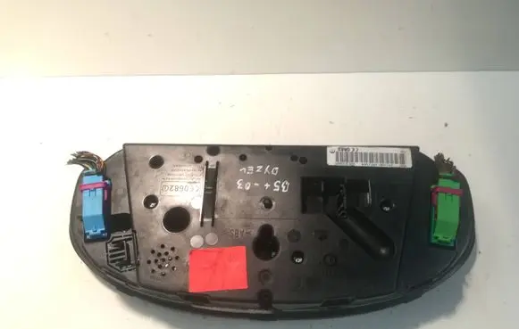 Volkswagen PASSAT B5.5 Speedometer (instrument cluster) 110080197