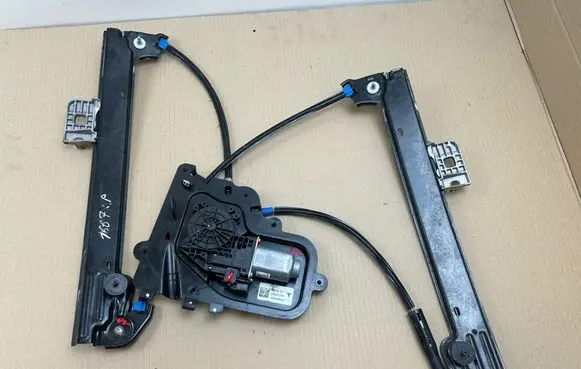 Tesla Model 3 Front door window regulator with motor 109662020J