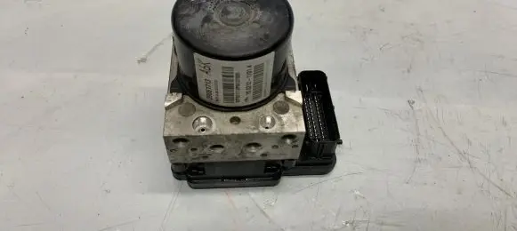 Opel Zafira C ABS Pump 39061713