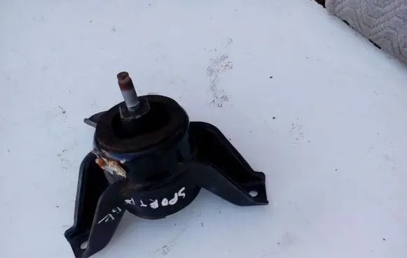 KIA Sportage Engine mount bracket