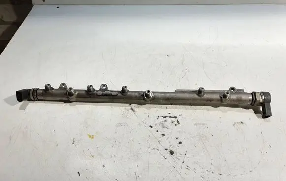 BMW 5 E60 E61 Fuel main line pipe 779961002 000186L5 0445216023