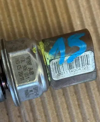 Volkswagen Transporter - Caravelle T5 Fuel pressure sensor 03L906051 55PP2602 1114004721