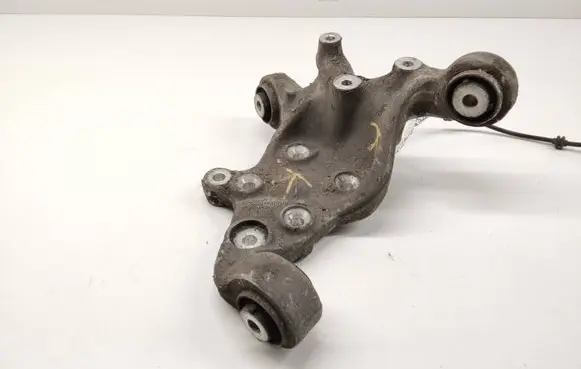 Mercedes-Benz B W246 W242 Rear wheel hub spindle/knuckle 2460306
