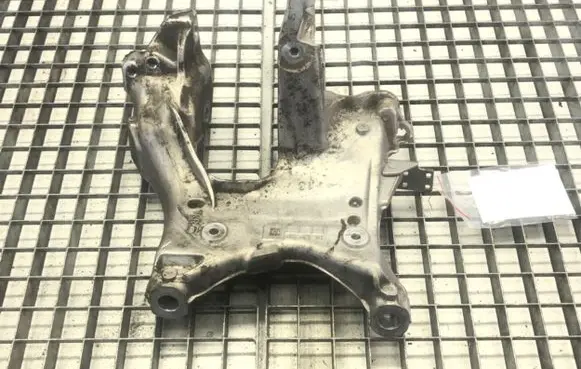 Audi Q5 SQ5 Engine mounting bracket 80A399296R