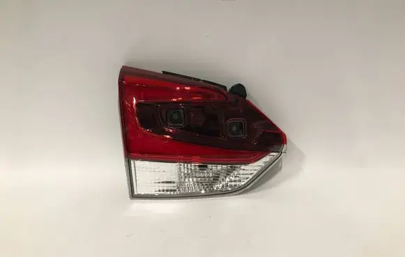 Tailgate rear/tail lights