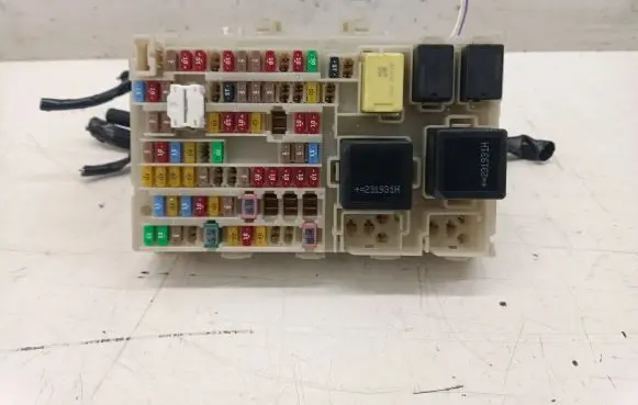 Nissan Qashqai J12 Fuse module 243506RA1B
