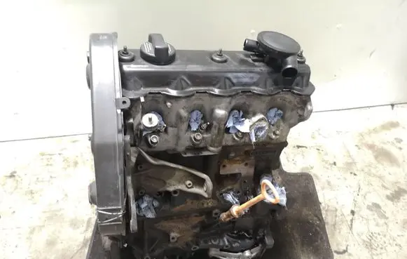Volkswagen PASSAT B5 Engine AFN 853705 028103373N