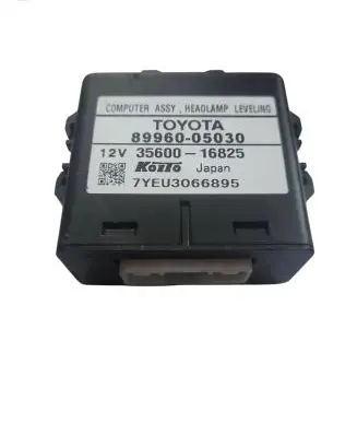 Toyota Avensis T250 Light module LCM 8996005030
