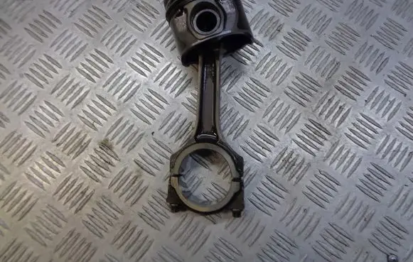 Ford Mondeo Mk III Piston 