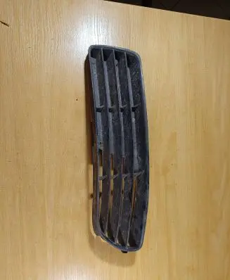 Audi A4 S4 B5 8D Front bumper lower grill 8D0807345