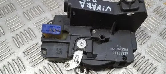 Renault Trafic II (X83) Front door lock 8200008261 91166229