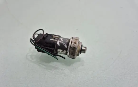 Mazda 6 Air conditioning (A/C) pressure sensor L5031000101