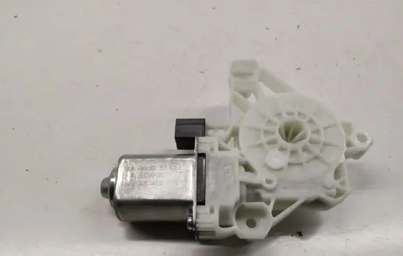 Audi A5 Rear door window regulator motor 3QD959802E