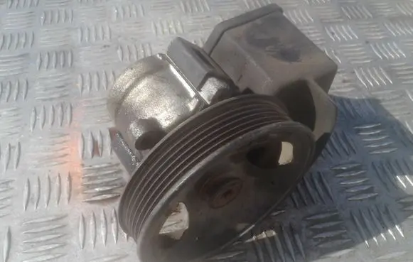Volvo S80 Power steering pump 9157904