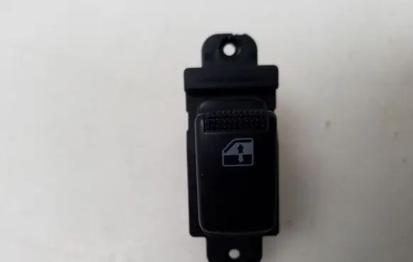 Hyundai Elantra Electric window control switch 9357620000