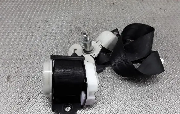 Mazda 5 Middle seatbelt (rear) BGE03007