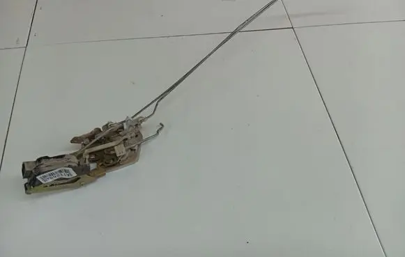 Chevrolet Spark Rear door lock 