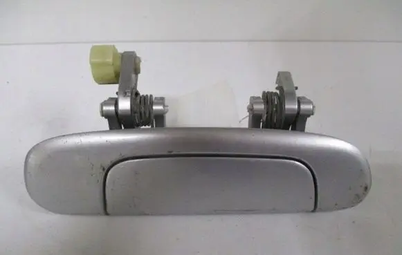 Mazda Premacy Front door coupe exterior handle/bracket C10072410B92
