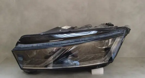 Skoda Octavia Mk4 Headlight/headlamp 5E4941015A