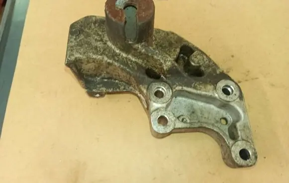 Citroen C5 Engine mounting bracket 9654603780