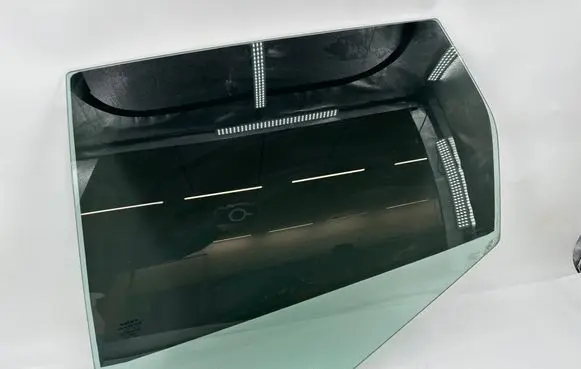 Rear door window glass