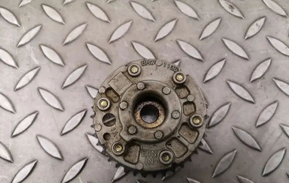 BMW 3 E90 E91 Camshaft pulley/ VANOS 7540346 11367540346