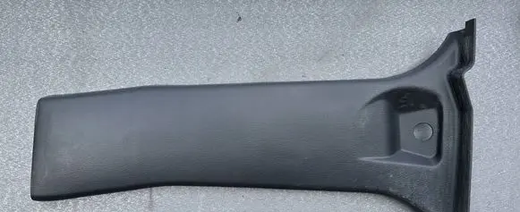 Nissan Patrol Y61 (B) pillar trim (bottom) 76916VD205