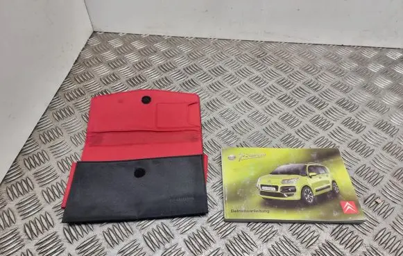 Citroen C3 Picasso Owners service history hand book 