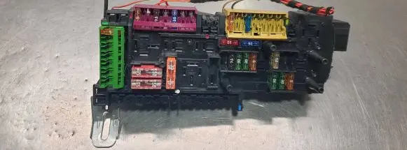 Mercedes-Benz E W212 Fuse module 016706581