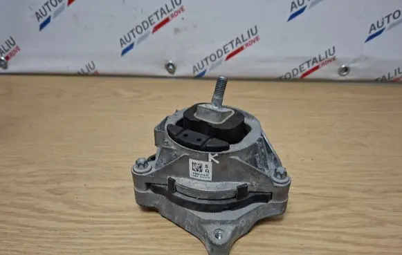 BMW 4 F32 F33 Engine mount bracket 6859413