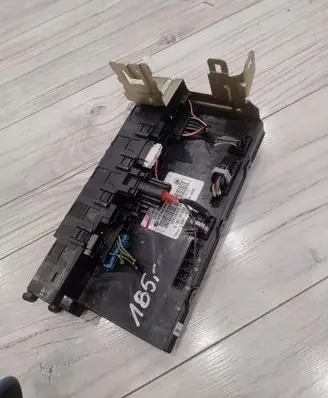Mercedes-Benz C W203 SAM control unit A2035453301
