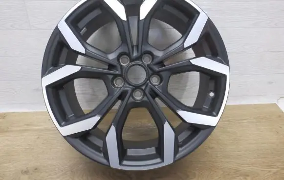 R18 alloy rim