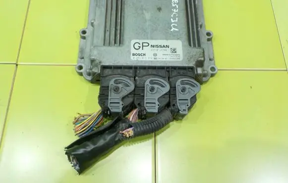 Nissan X-Trail T31 Engine control unit/module 23710JG78B XP266