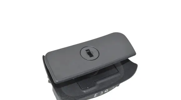 BMW 7 E38 Glove box handle 51168125740 8125740