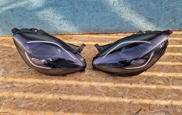 Ford Puma Headlight/headlamp L90202381 L1FB13E014GK