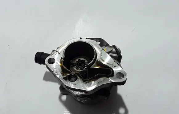 Mercedes-Benz Citan W415 Vacuum pump 146505272R