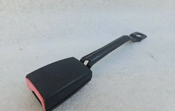 Audi A4 S4 B5 8D Front seatbelt buckle 8D0857755B