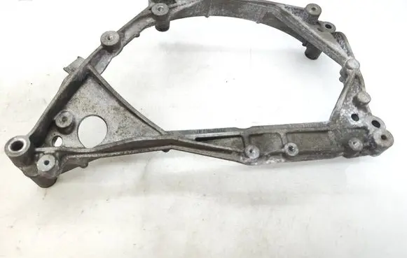 Volkswagen Transporter - Caravelle T6 Engine mounting bracket 04L145173J